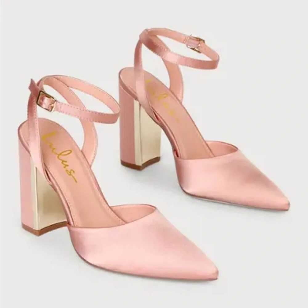 ⚡️ISO⚡️pale pink closed toe block heels - Picture 1 of 6